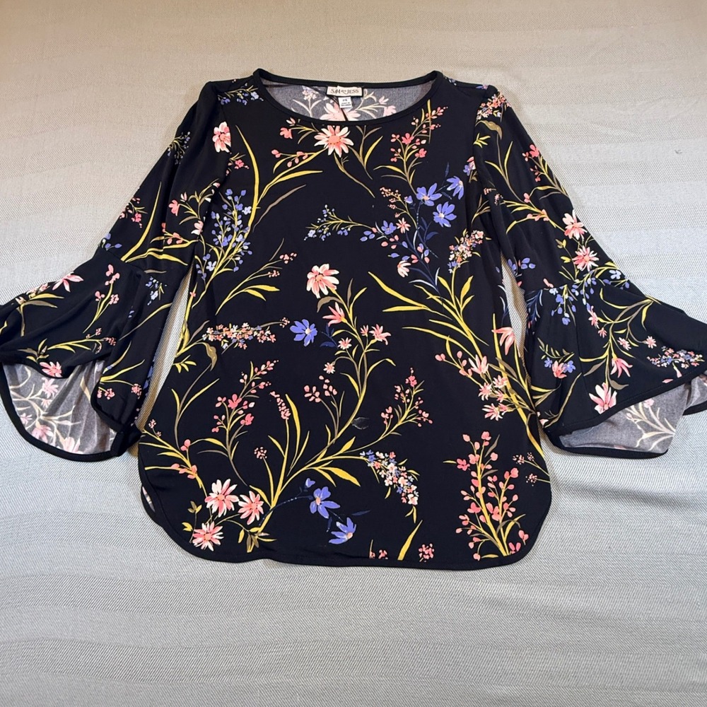 Sam and Jess Floral Bell Sleeve Blouse Black Petite Small Round Neck 2473